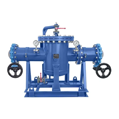 Industriefilter DN250 in RAL 5010 blau lackiert, mit Rahmengestell, Absperrklappen und weiteren Anbauarmaturen, Differenzdruckanzeige und Schwenkarm am Deckel