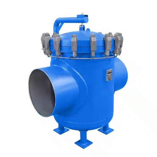 Siebkorbfilter Typ SKF DN600 aus Stahl, RAL 5010 blau lackiert, mit Schweißanschluss und Deckel-Hebe-Schwenkarm für Wasser- und Prozesswasseraufbereitung